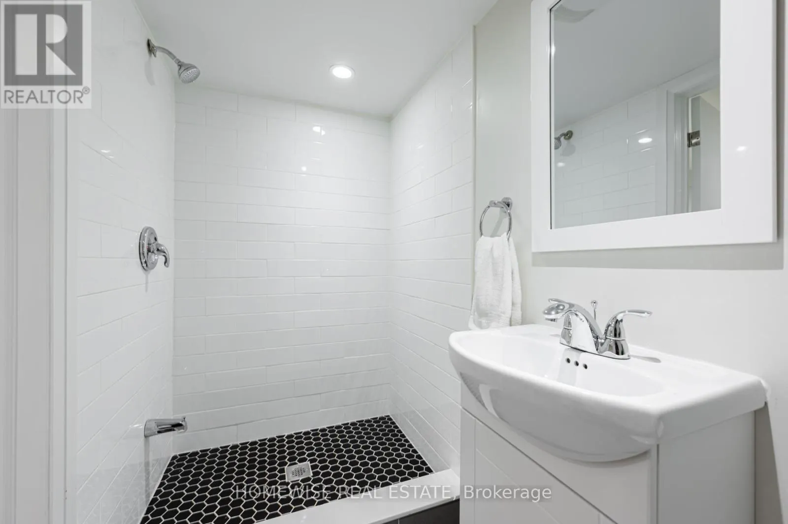 17 EARNSCLIFFE ROAD