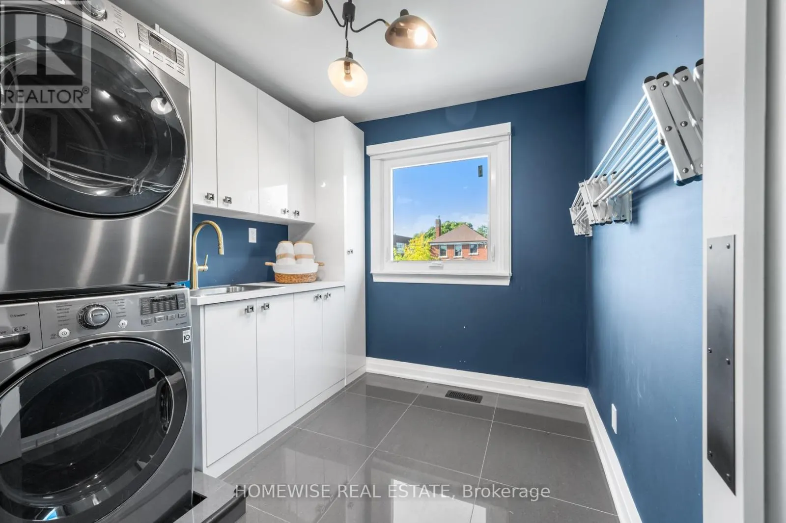 17 EARNSCLIFFE ROAD