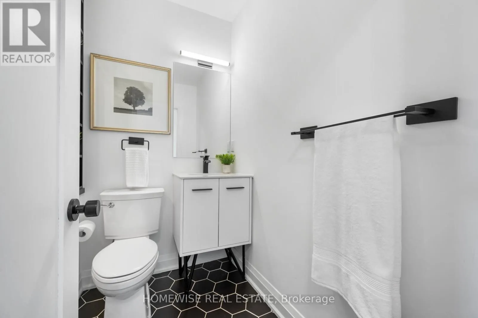 17 EARNSCLIFFE ROAD