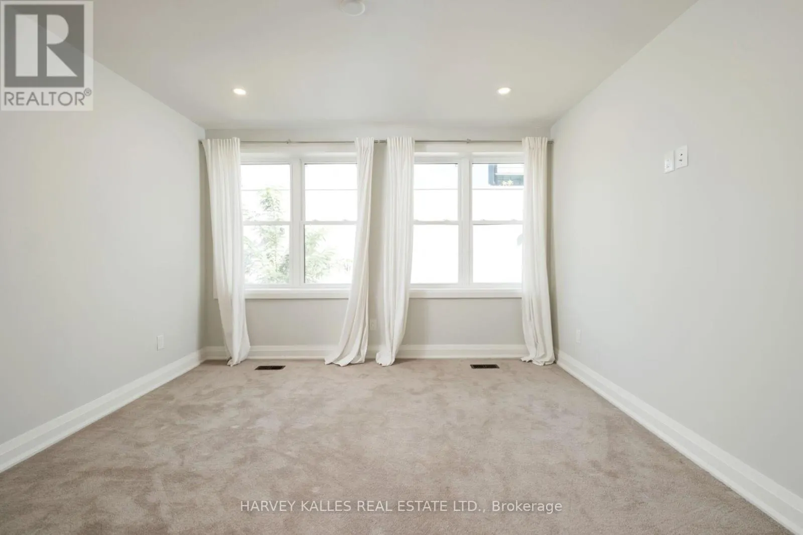 7 EDGEDALE ROAD