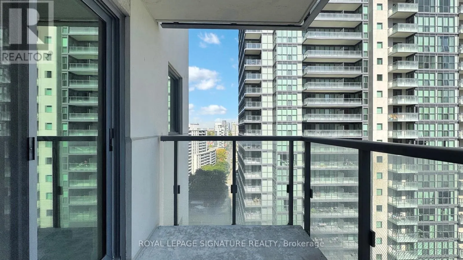 1807 - 5162 YONGE STREET