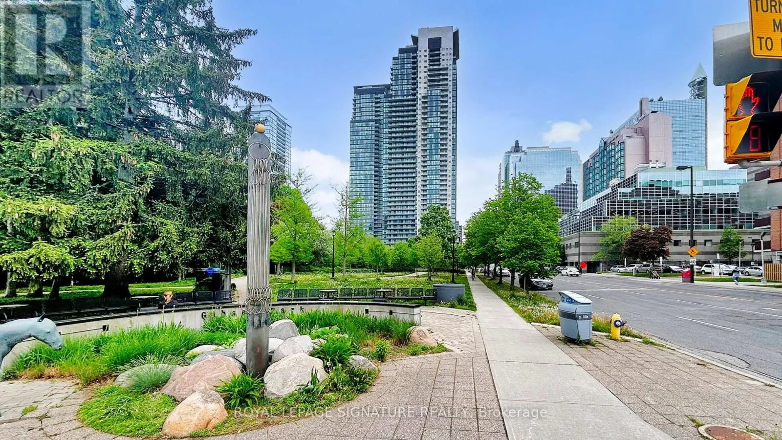 1807 - 5162 YONGE STREET