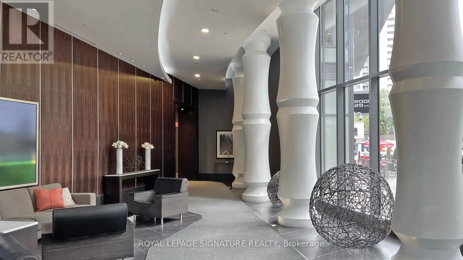 1807 - 5162 YONGE STREET