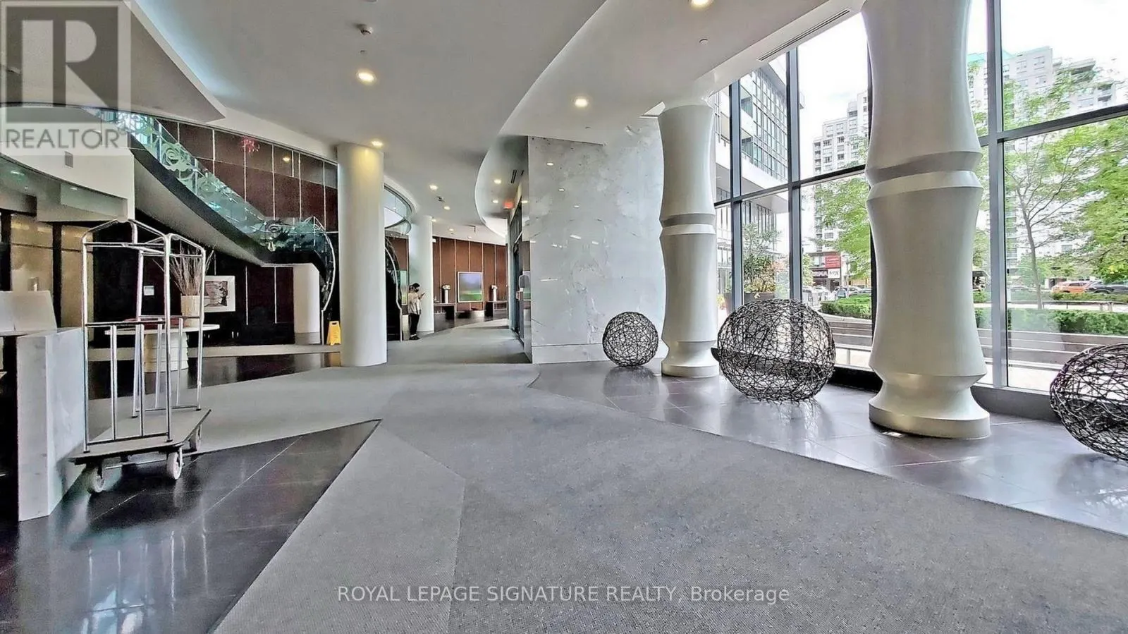 1807 - 5162 YONGE STREET