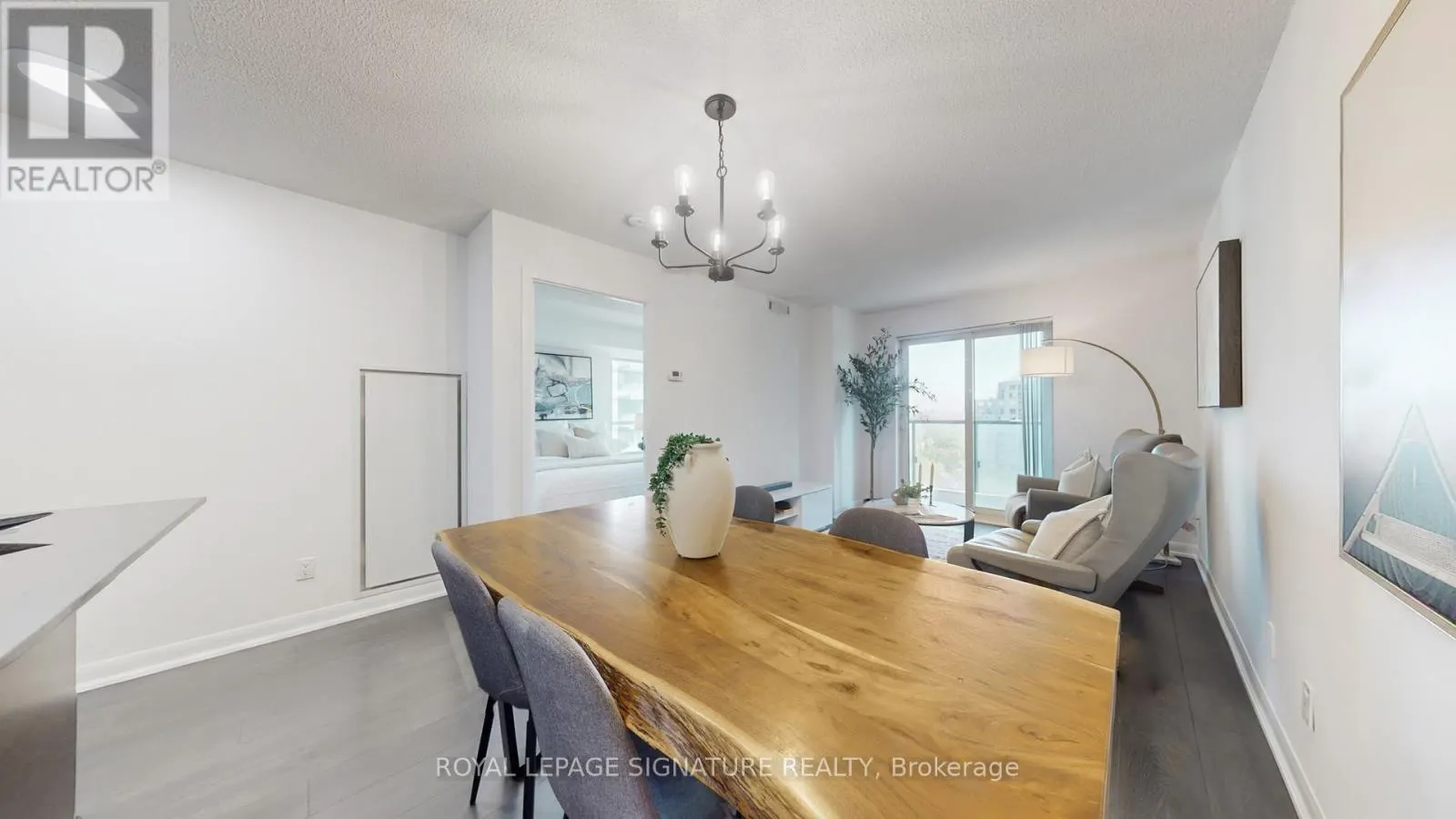 1807 - 5162 YONGE STREET
