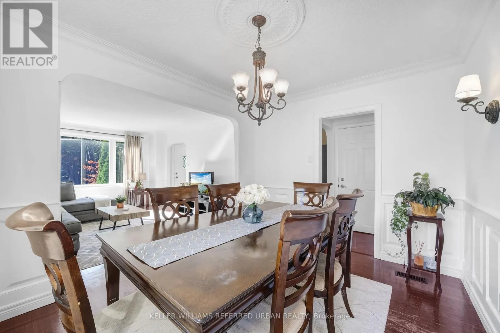 17 GWENDOLEN CRESCENT