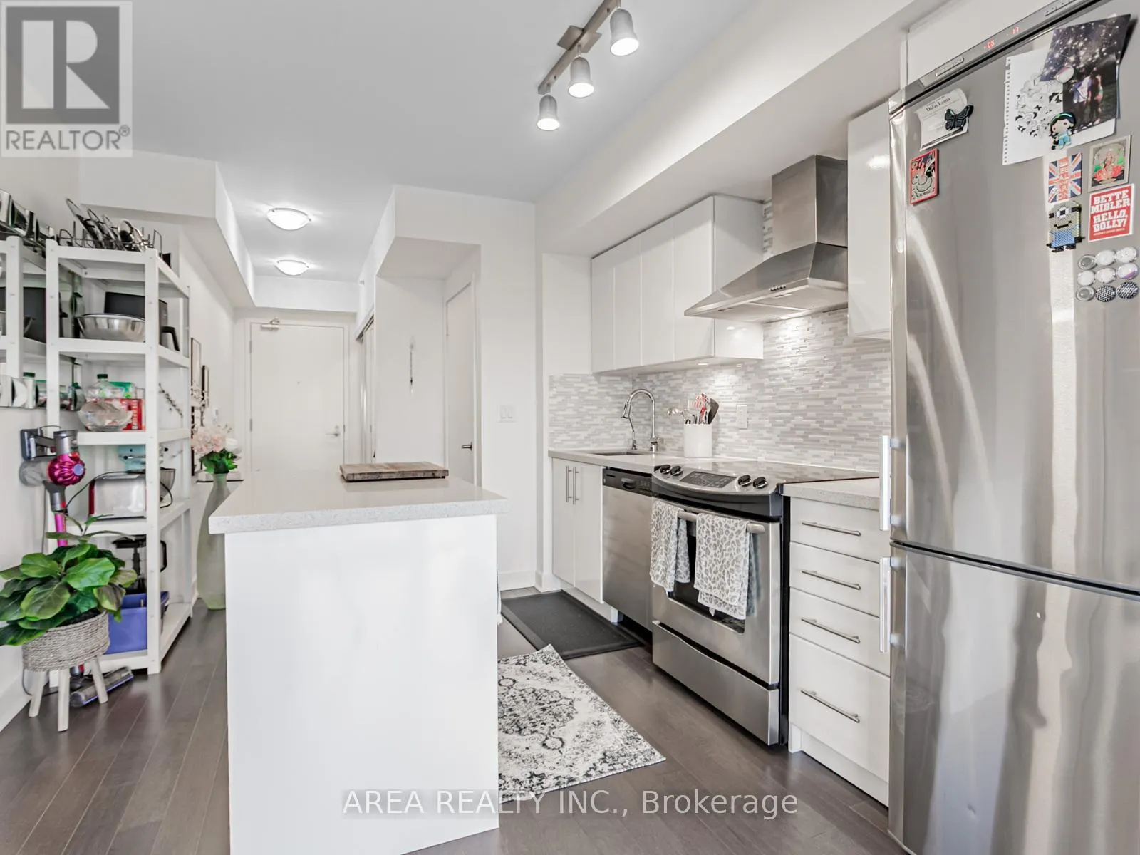 2009 - 58 ORCHARD VIEW BOULEVARD