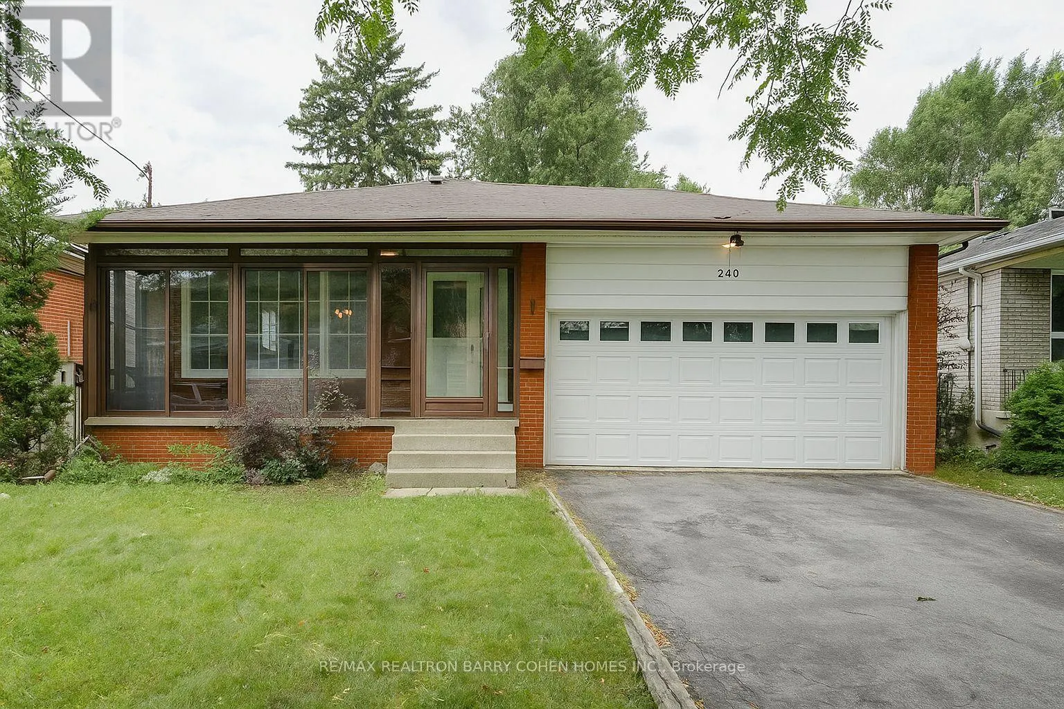 240 DUNVIEW AVENUE