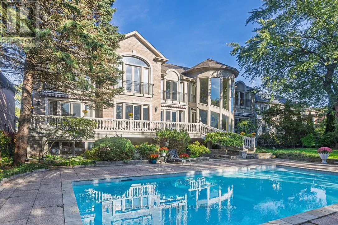 32 ARJAY CRESCENT