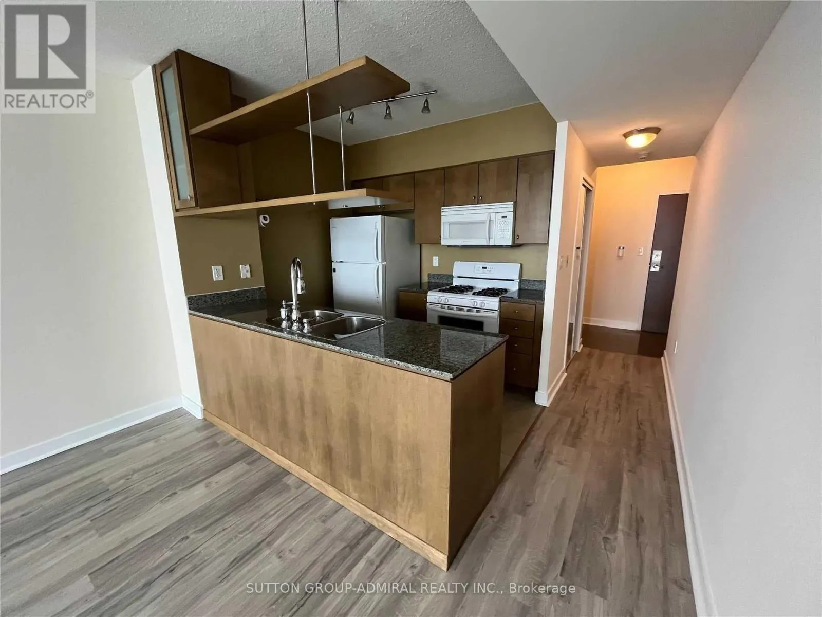 5110 - 35 MARINER TERRACE
