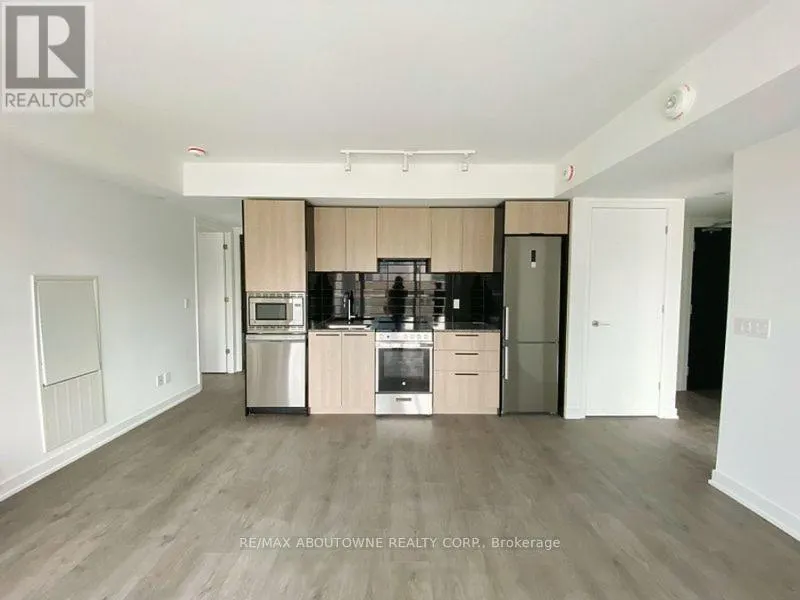 1112 - 18 MAITLAND TERRACE