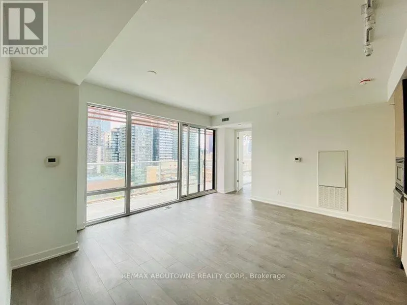 1112 - 18 MAITLAND TERRACE