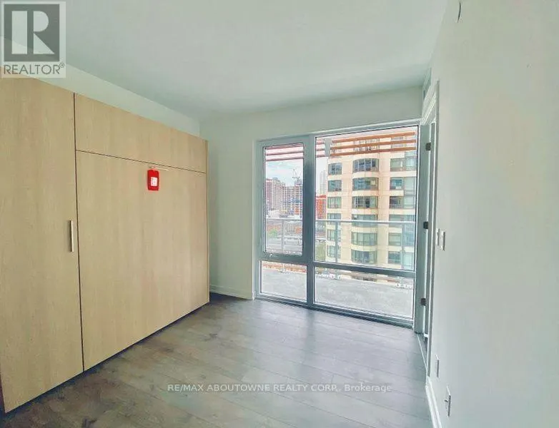 1112 - 18 MAITLAND TERRACE