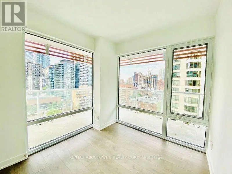 1112 - 18 MAITLAND TERRACE