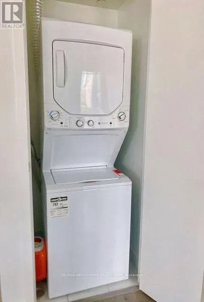 1112 - 18 MAITLAND TERRACE