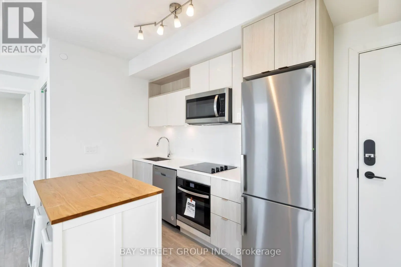 1273 - 135 LOWER SHERBOURNE STREET