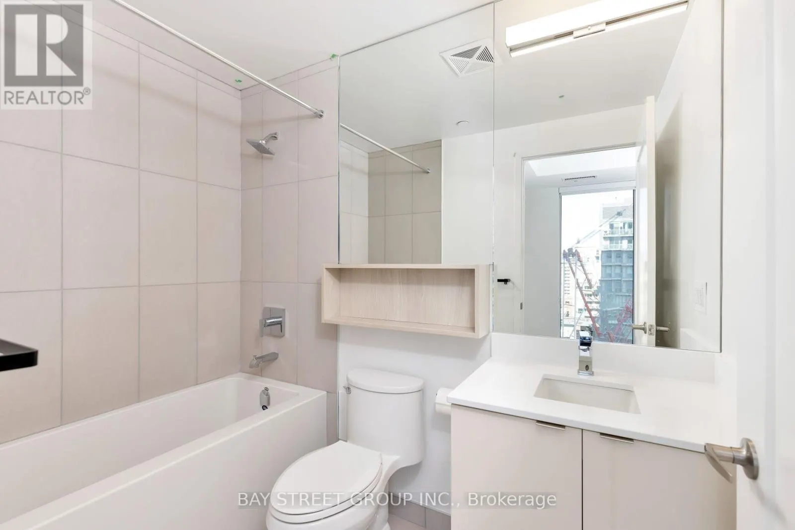 1273 - 135 LOWER SHERBOURNE STREET