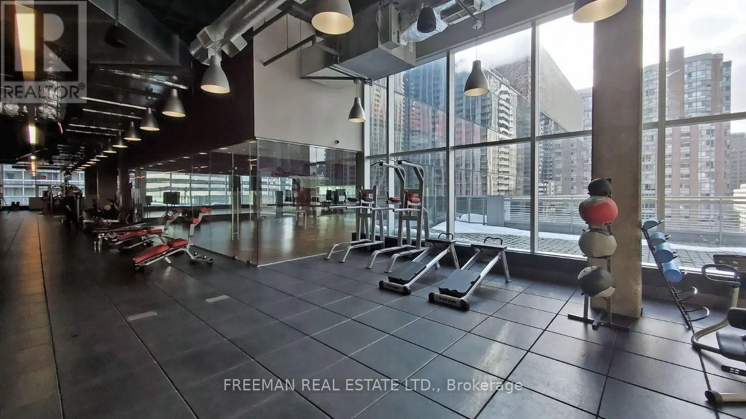 3703 - 386 YONGE STREET