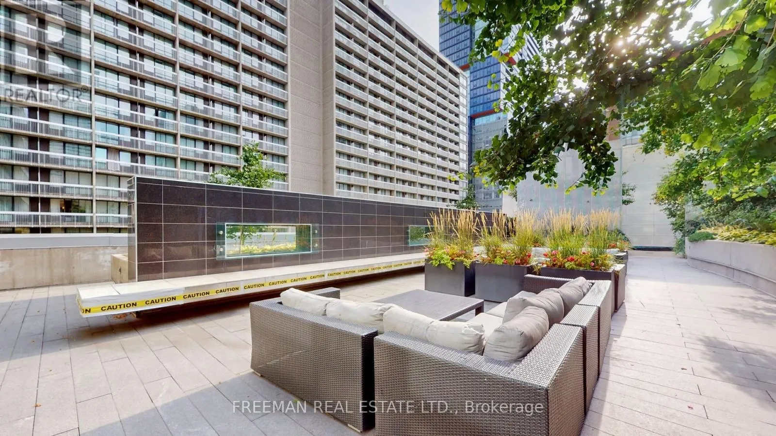 3703 - 386 YONGE STREET