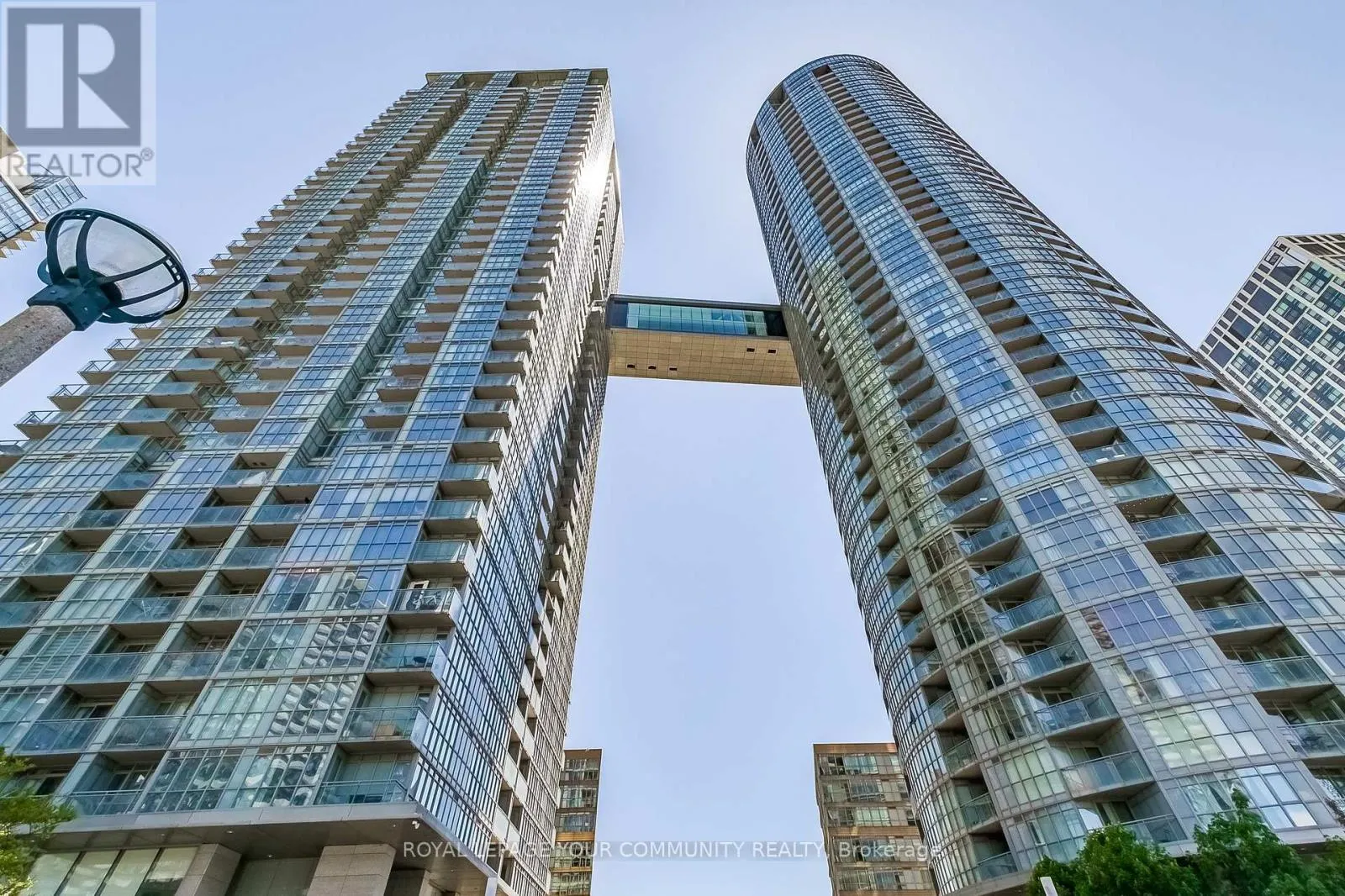 3611 - 21 ICEBOAT TERRACE