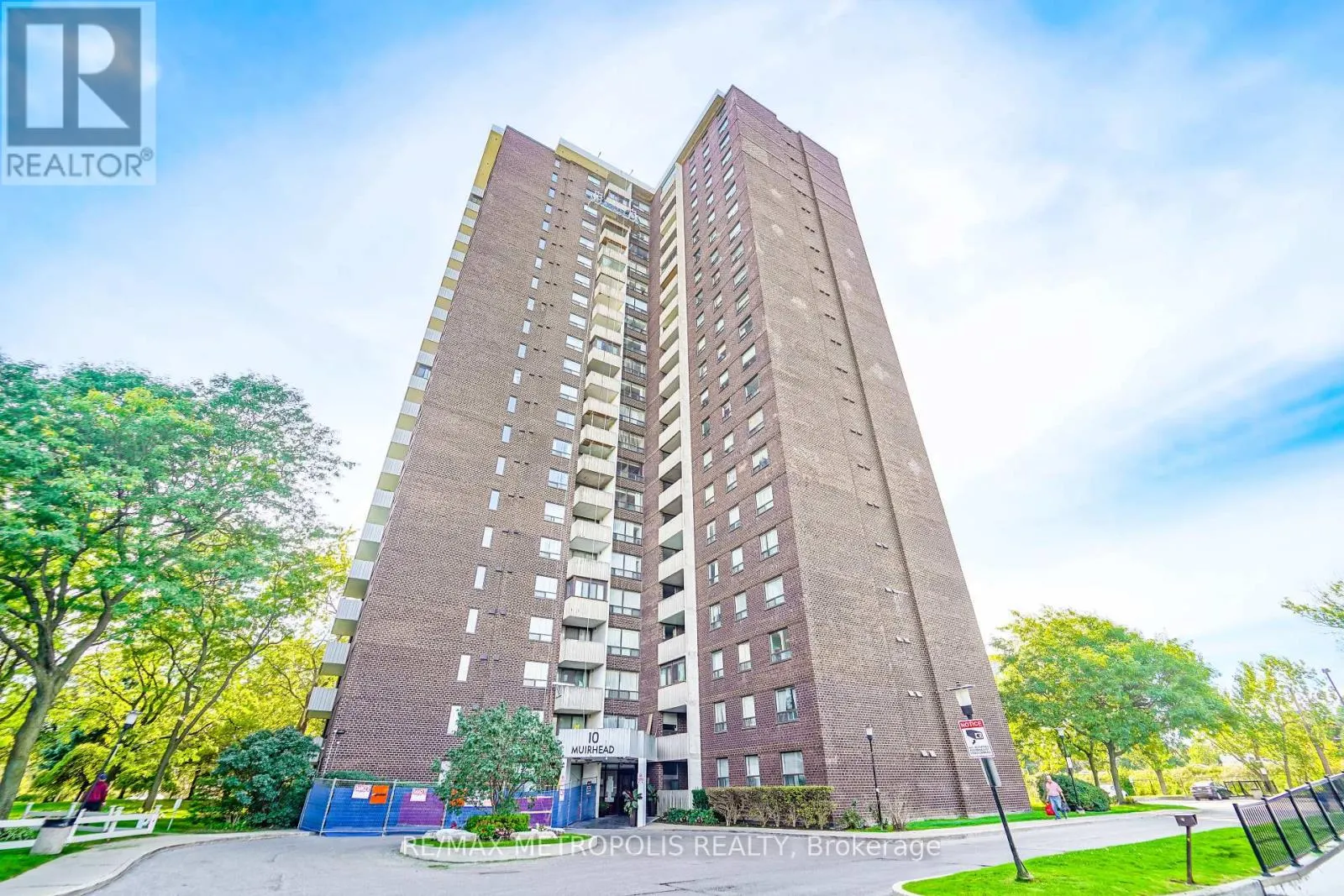 206 - 10 MUIRHEAD ROAD