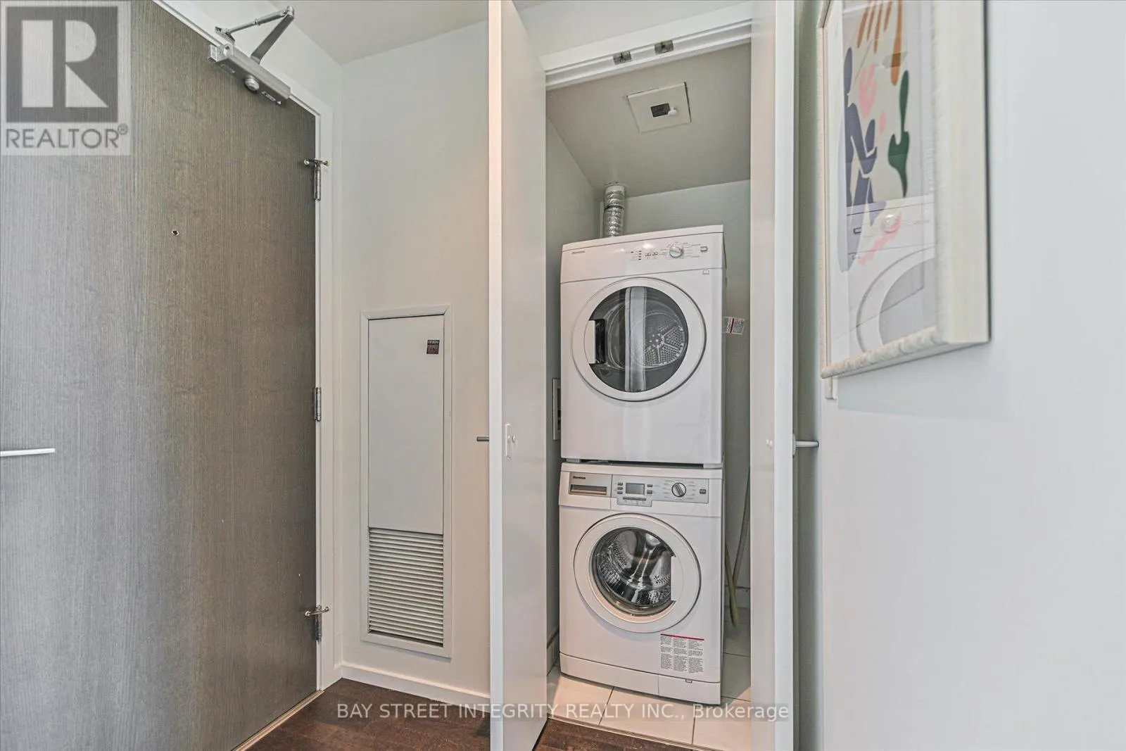 3203 - 101 CHARLES STREET E