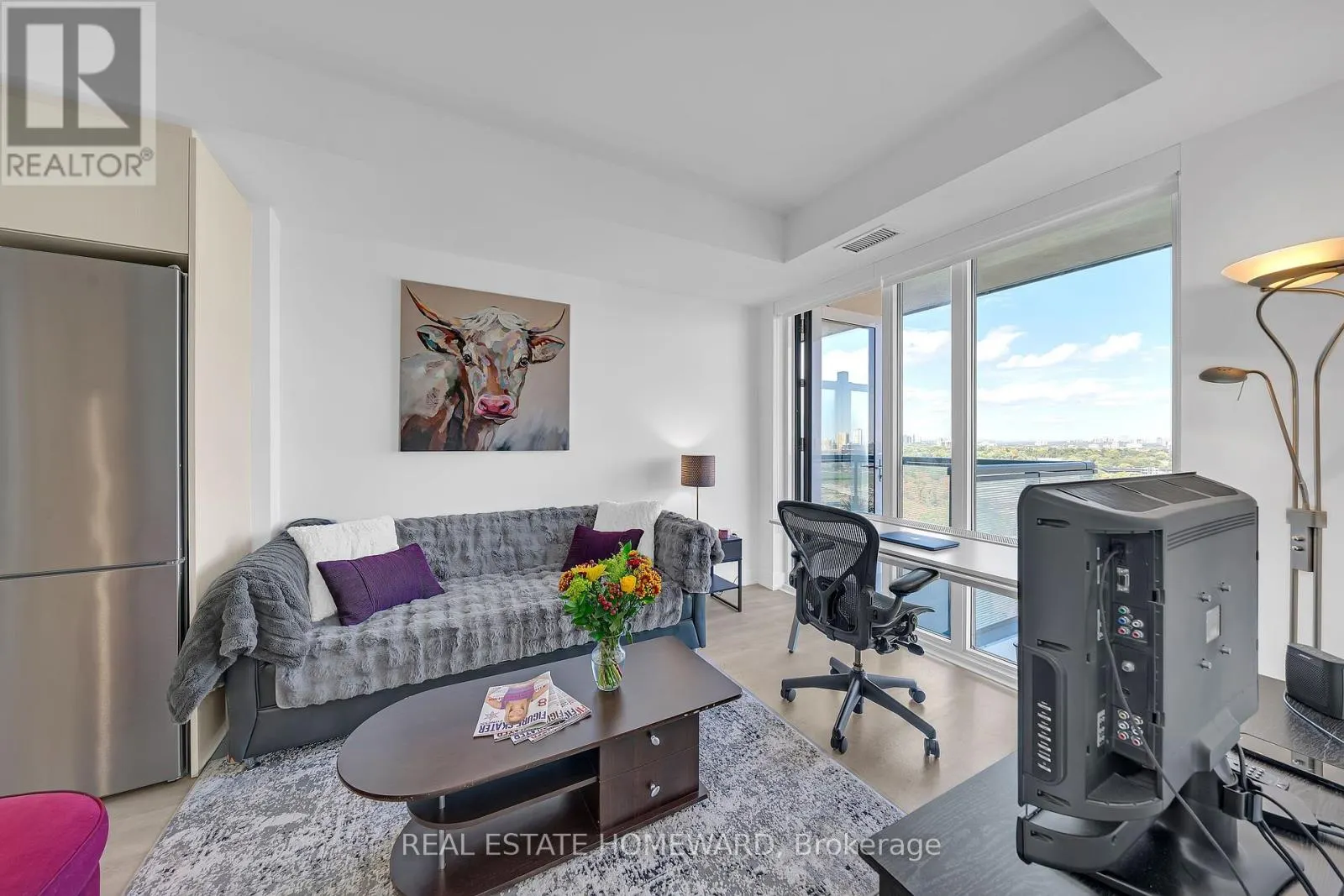 2039 - 20 INN ON THE PARK DRIVE