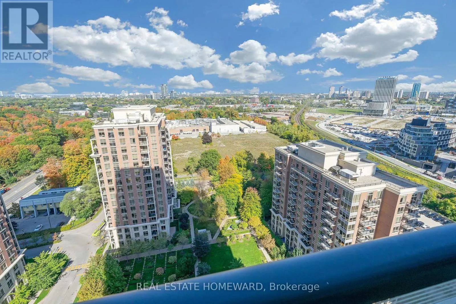 2039 - 20 INN ON THE PARK DRIVE