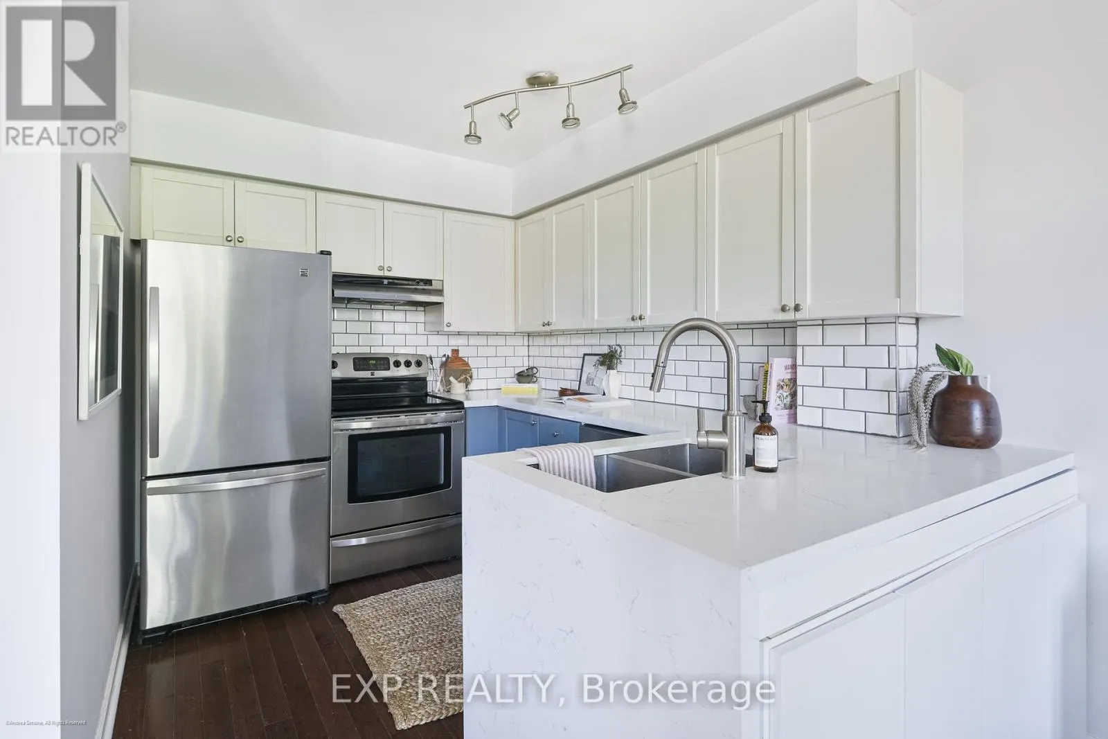 307 - 3 SHANK ST. STREET