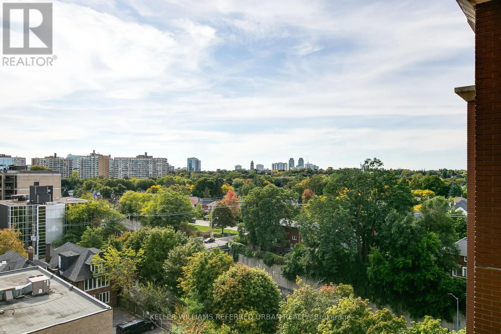 725 - 23 GLEBE ROAD W
