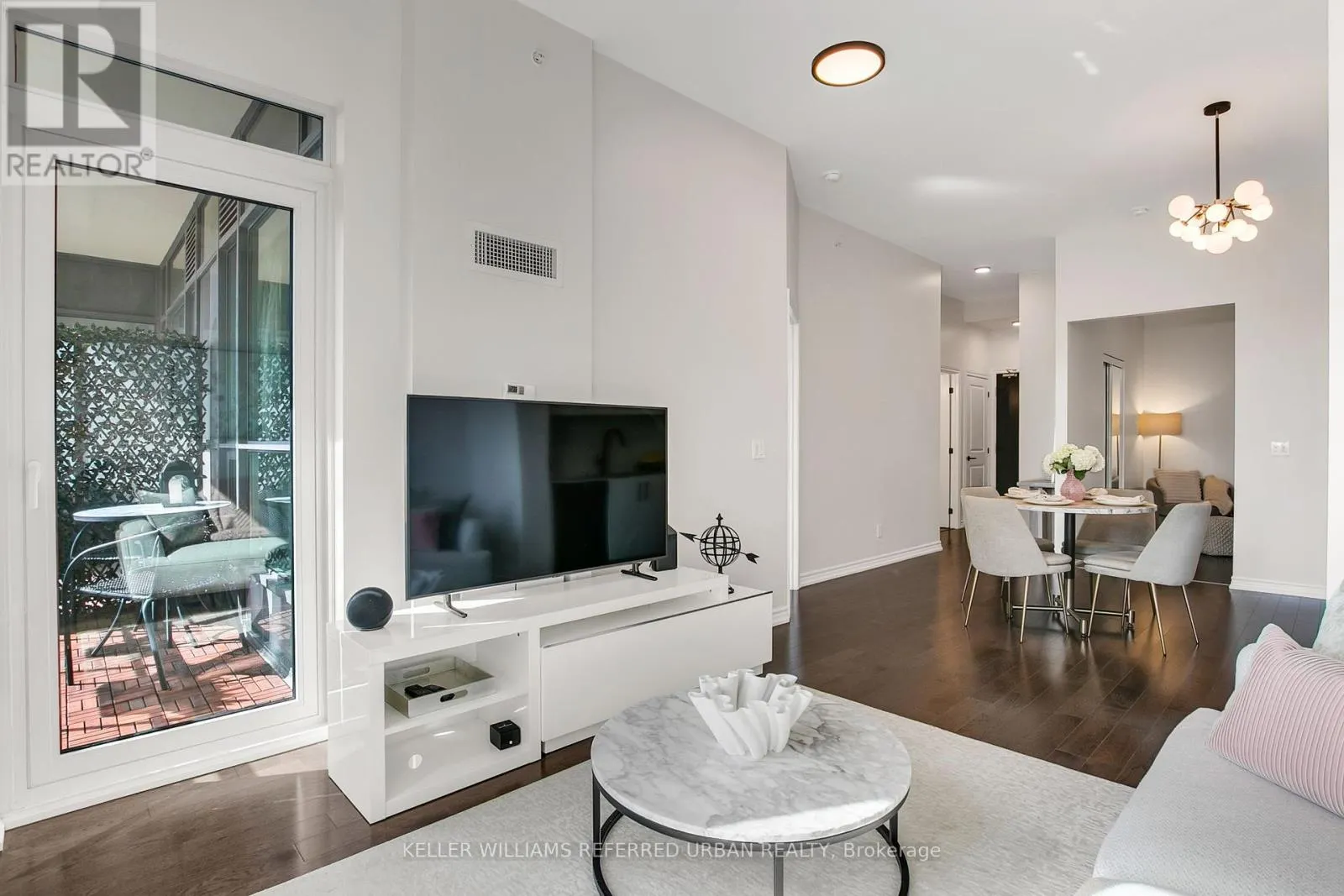 725 - 23 GLEBE ROAD W