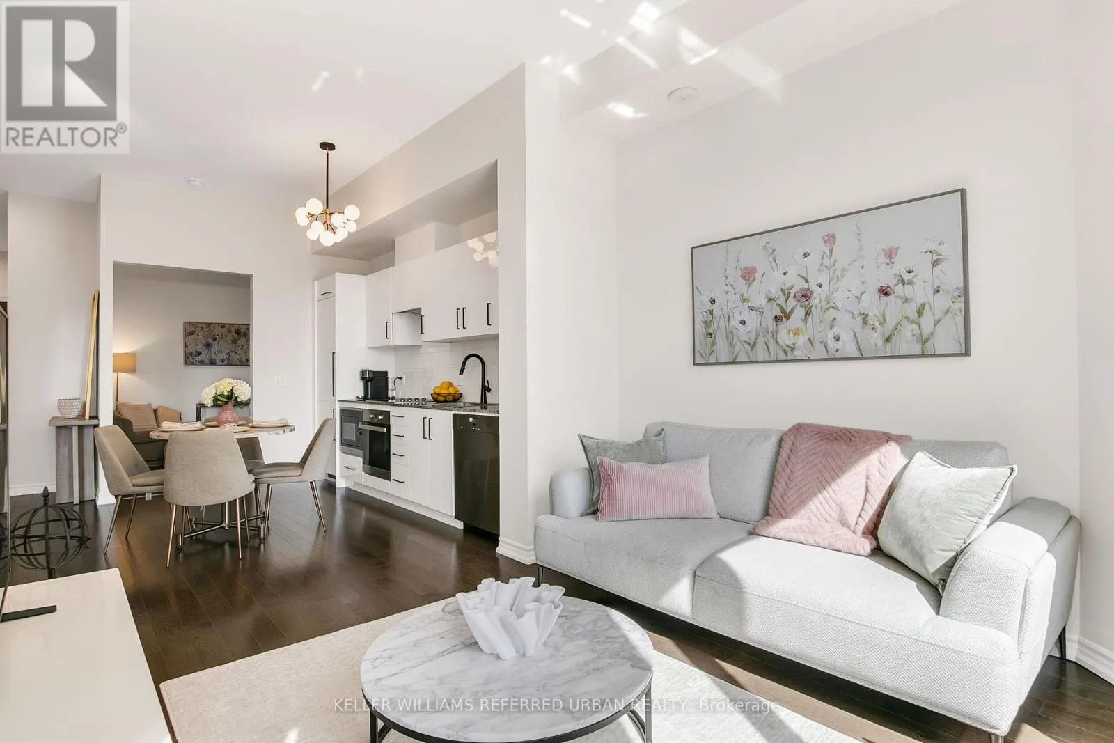 725 - 23 GLEBE ROAD W