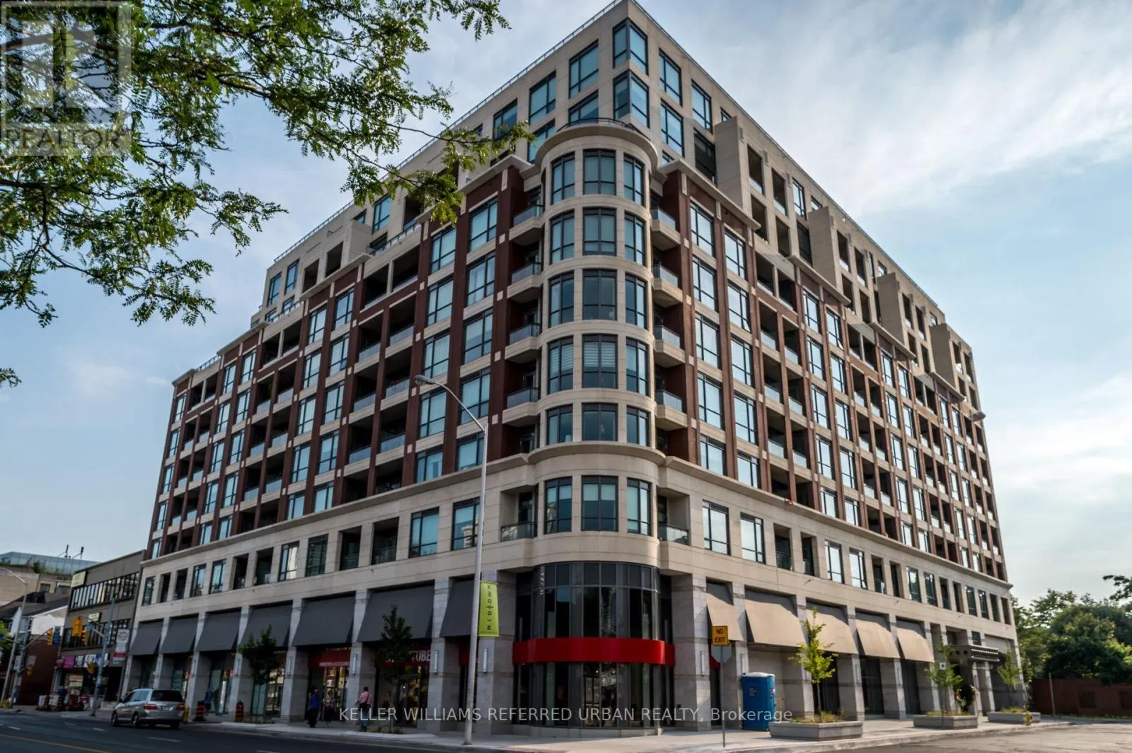725 - 23 GLEBE ROAD W