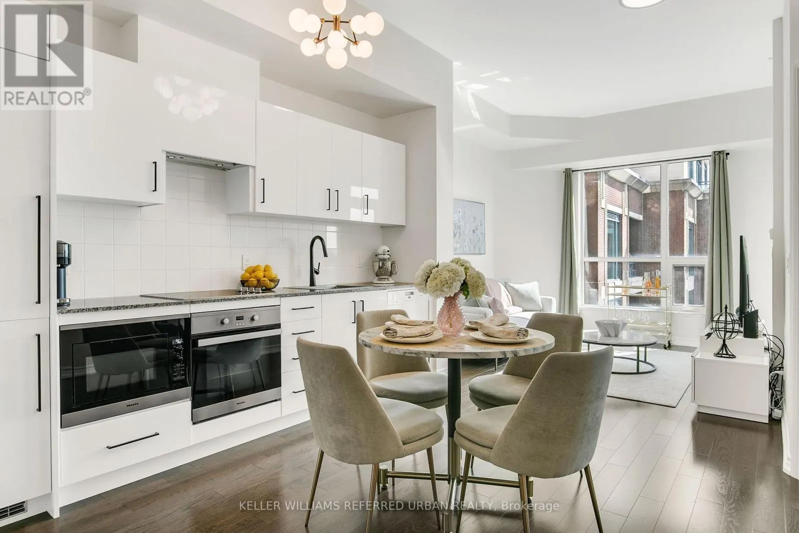 725 - 23 GLEBE ROAD W
