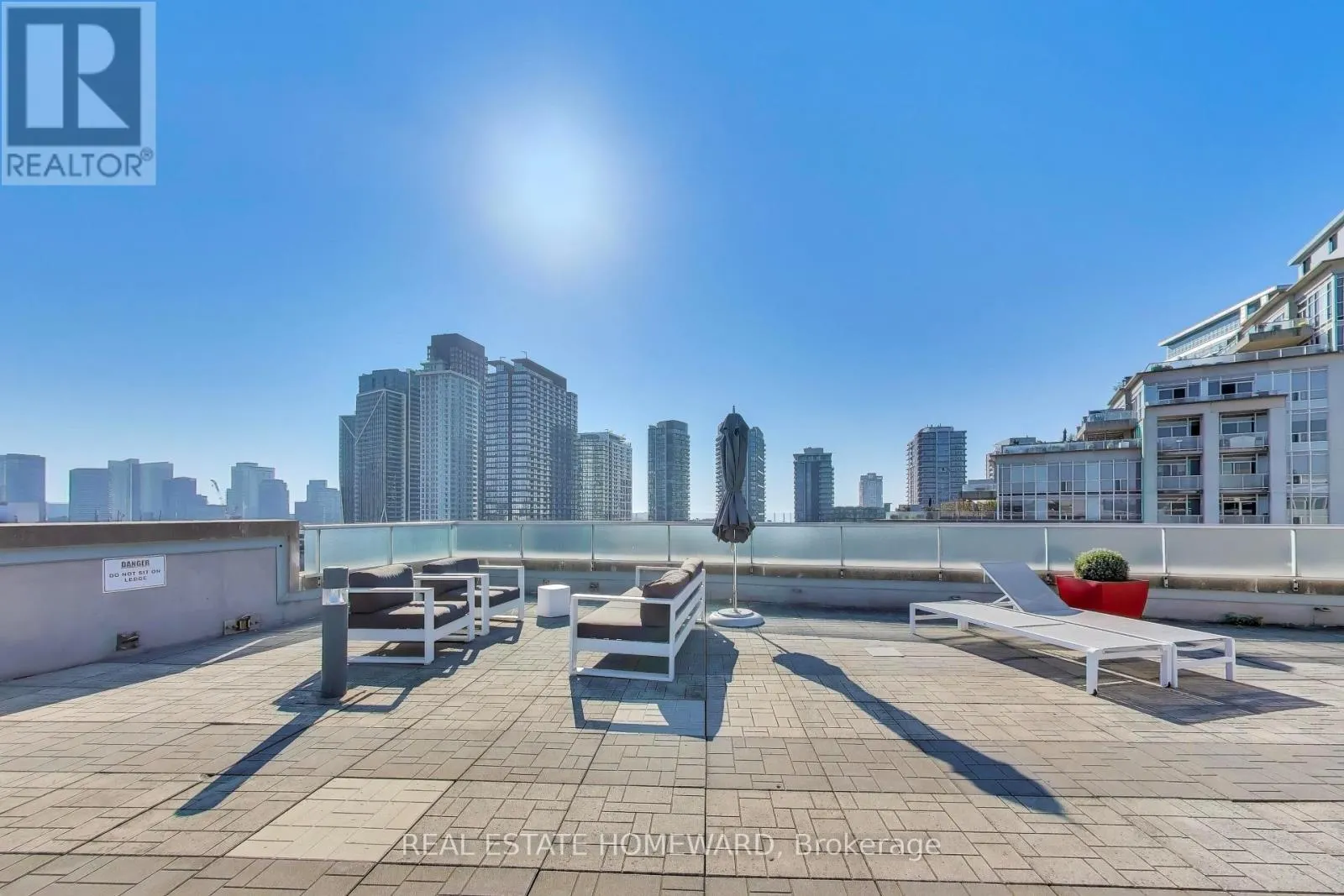 1201 - 1 SHAW STREET