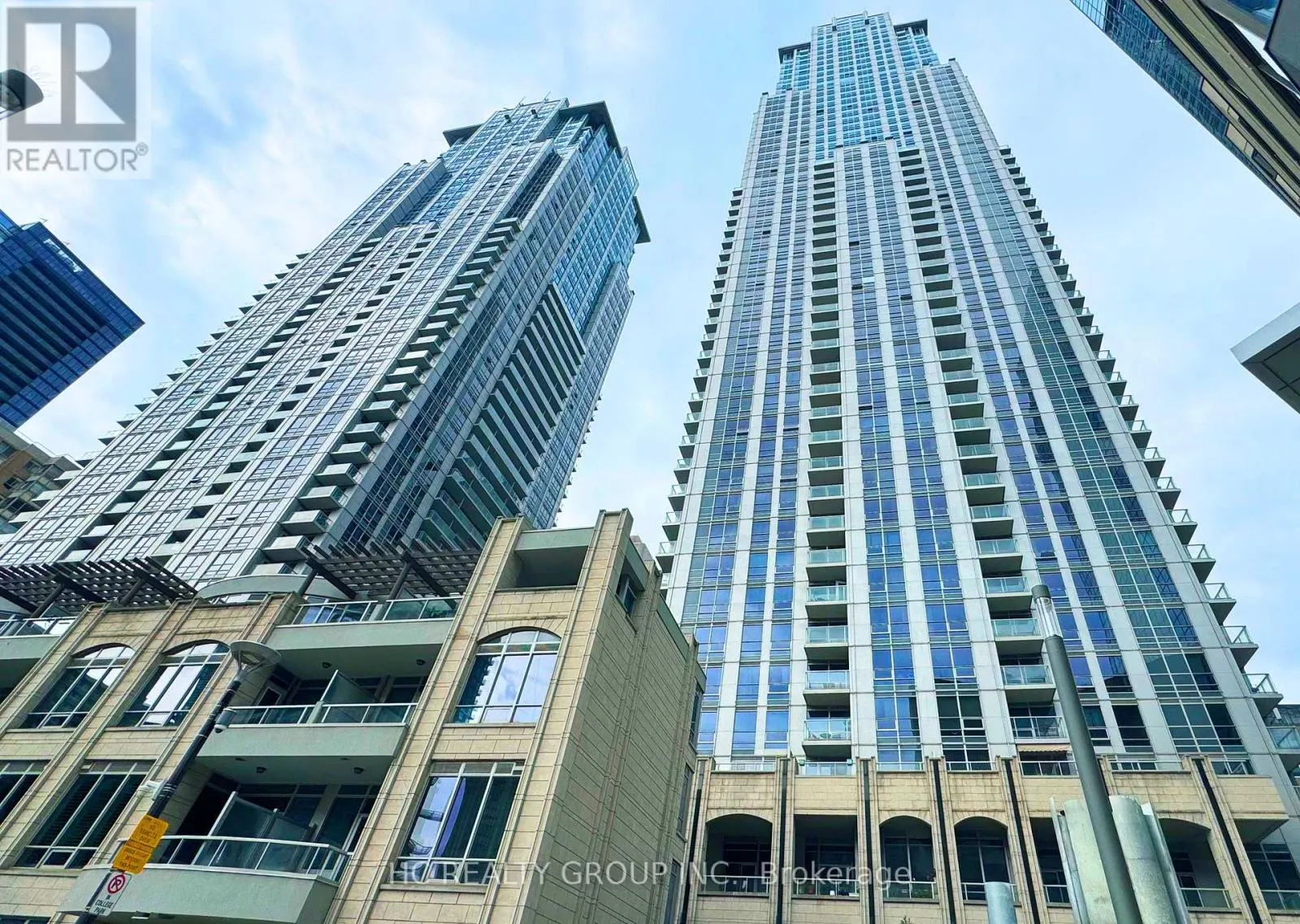 4209 - 763 BAY STREET