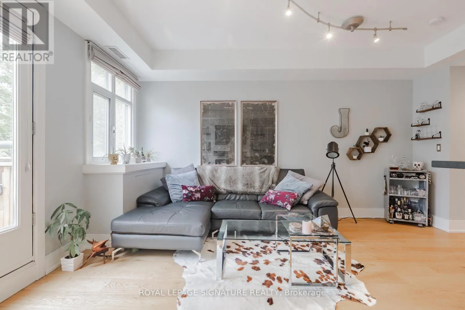 332 - 500 RICHMOND STREET W