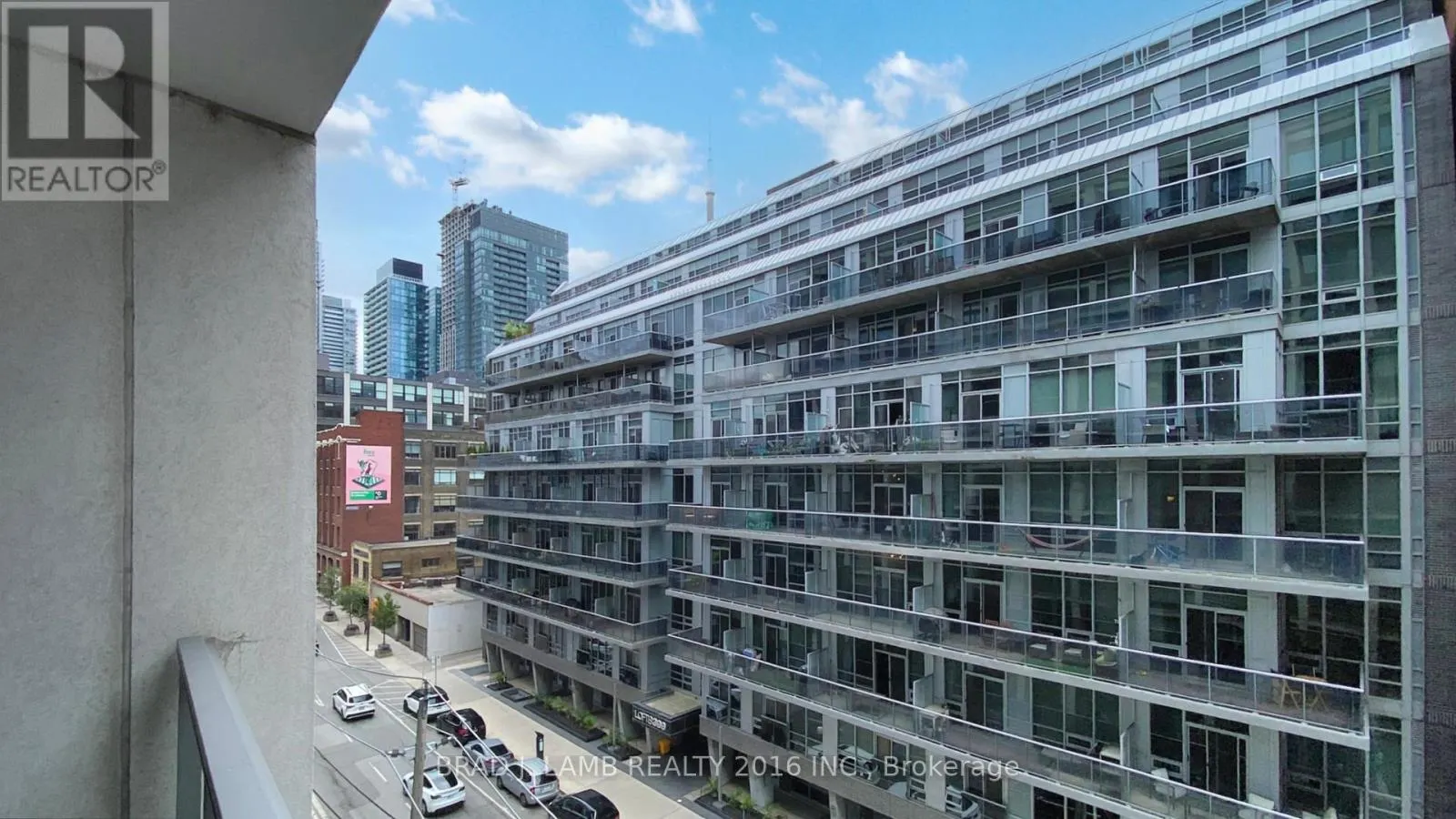 518 - 39 BRANT STREET W