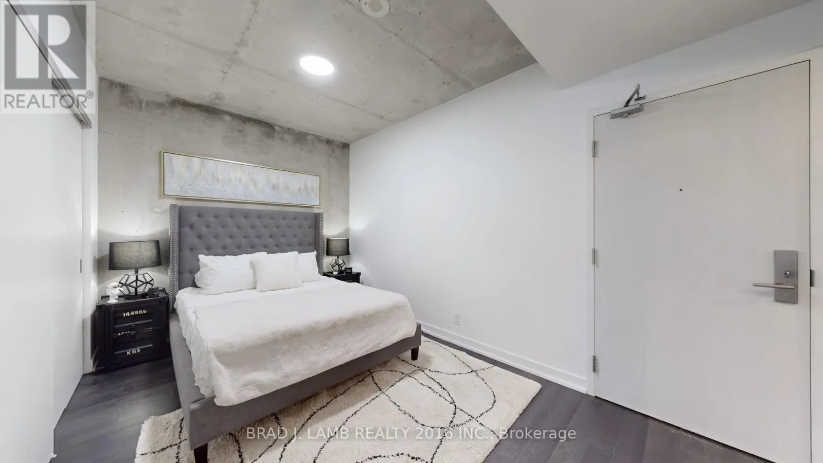 518 - 39 BRANT STREET W