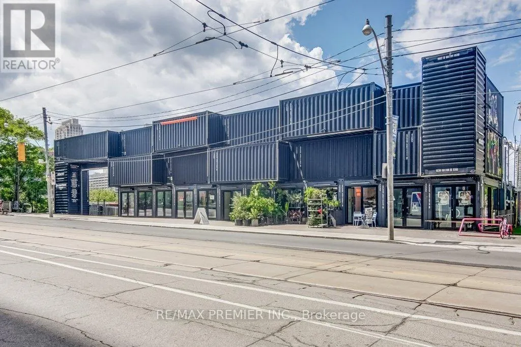 414 - 560 FRONT STREET W