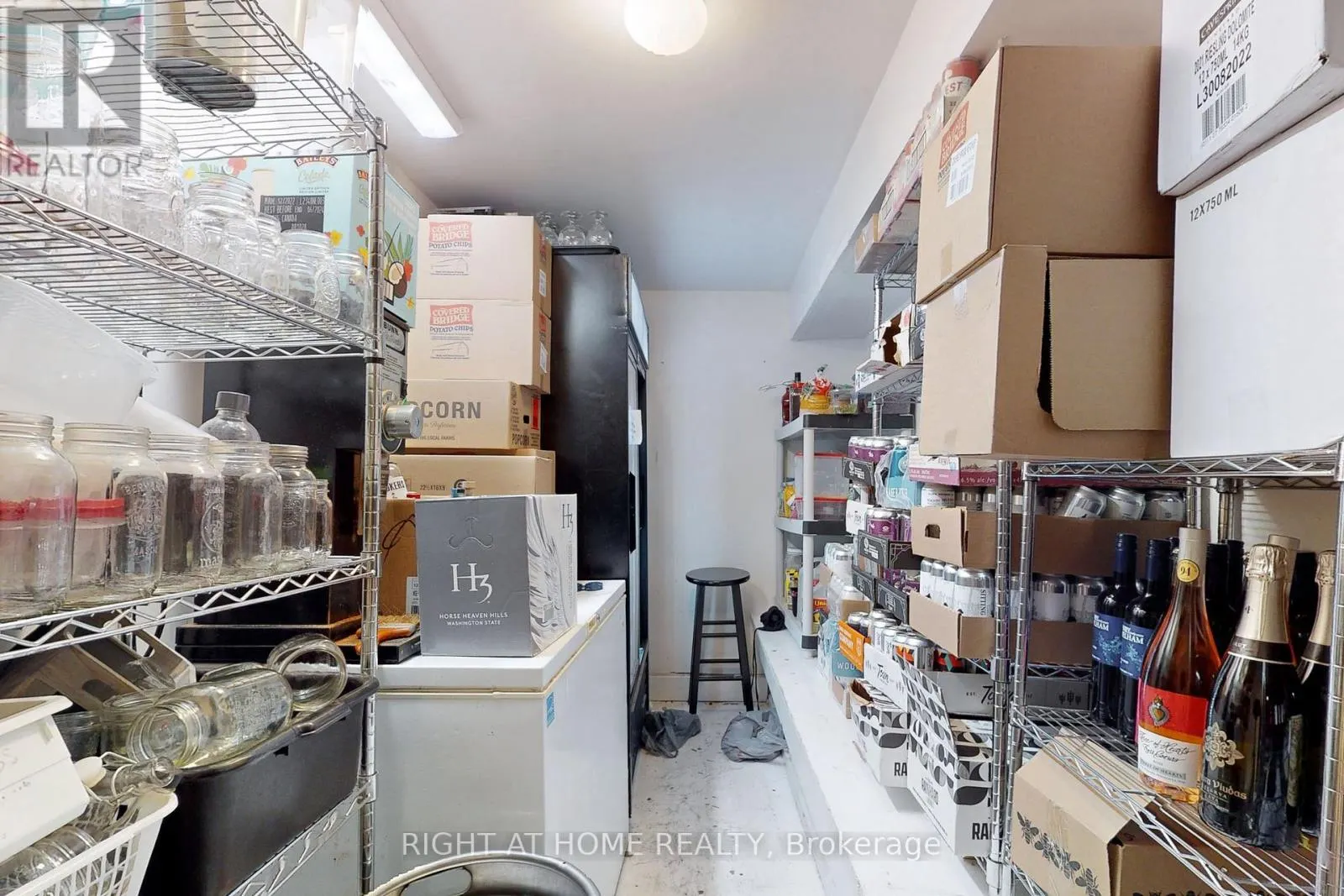 394 KING STREET E