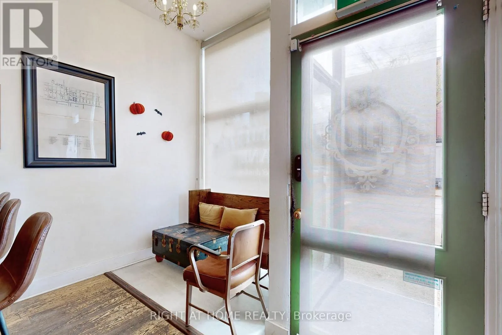 394 KING STREET E