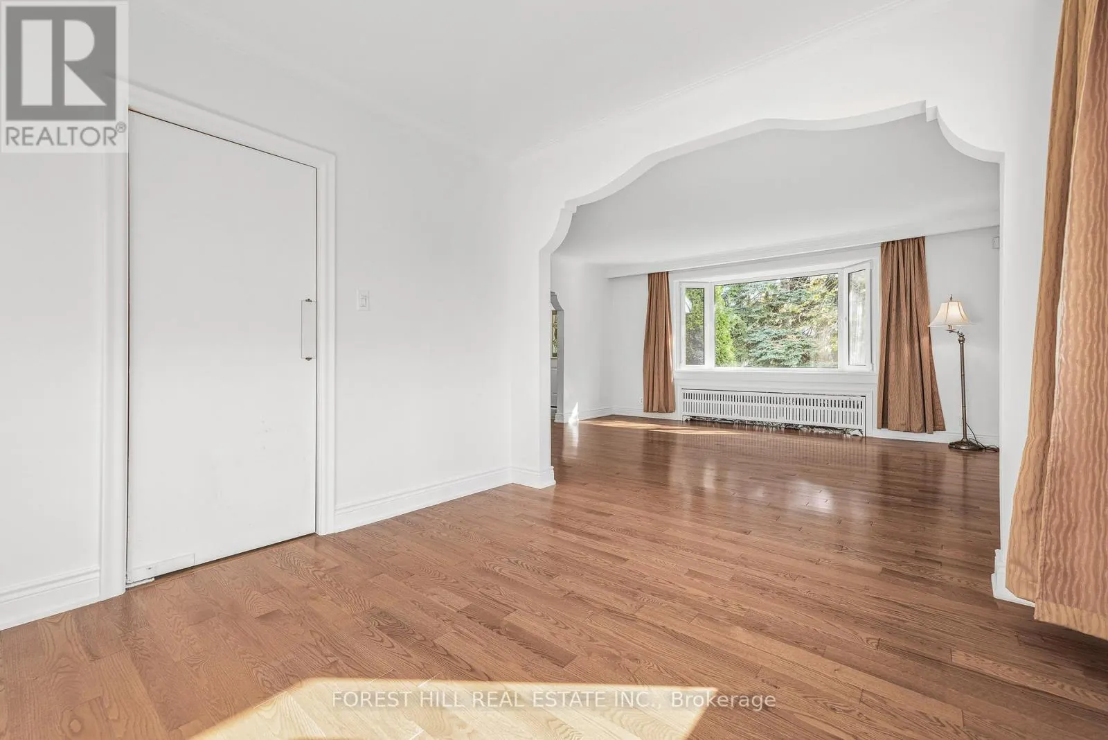 18 IRVINGTON CRESCENT