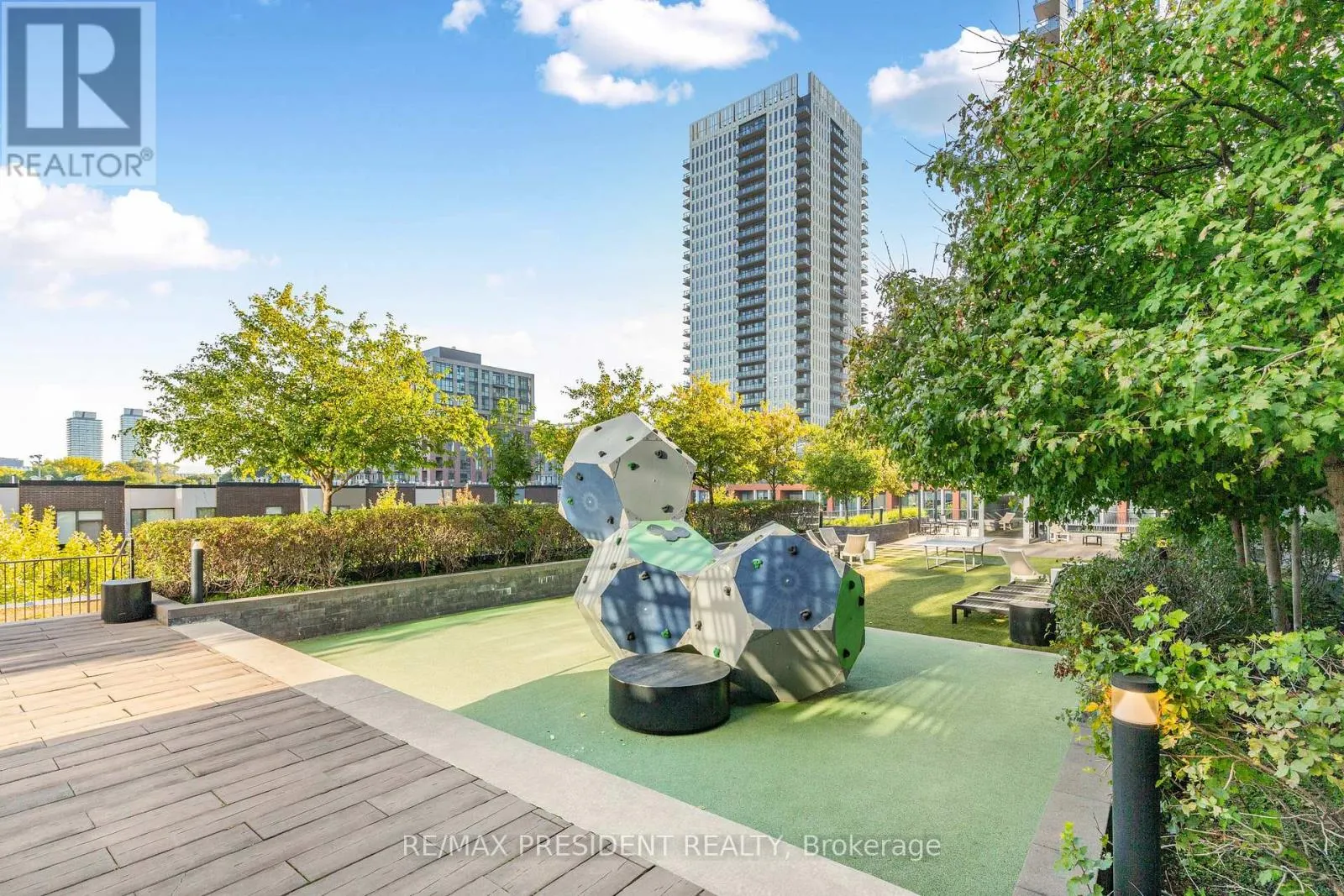 2401 - 20 TUBMAN AVENUE