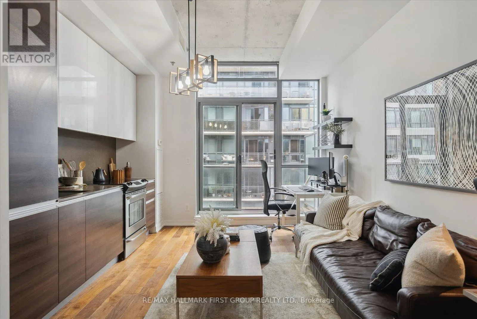 602 - 8 GLADSTONE AVENUE