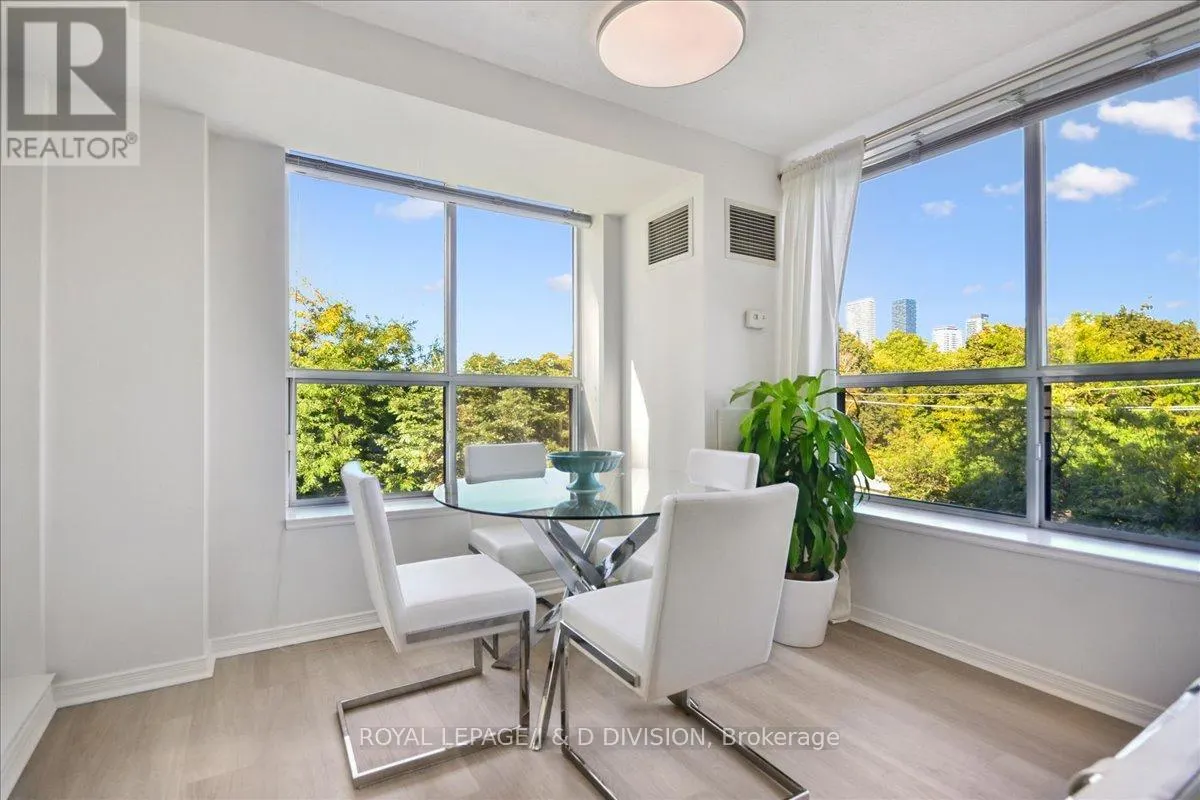 405 - 245 DAVISVILLE AVENUE