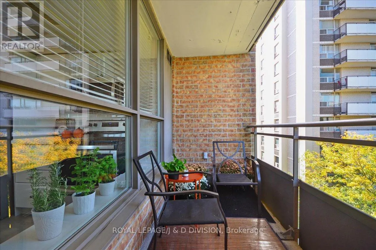 405 - 245 DAVISVILLE AVENUE