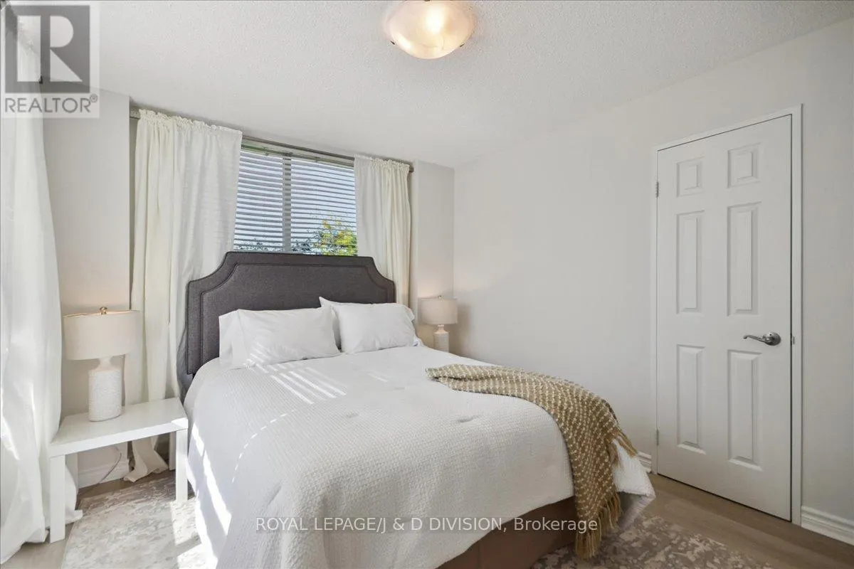 405 - 245 DAVISVILLE AVENUE