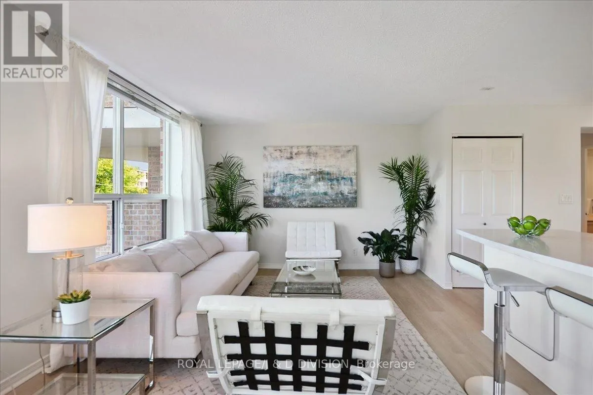 405 - 245 DAVISVILLE AVENUE