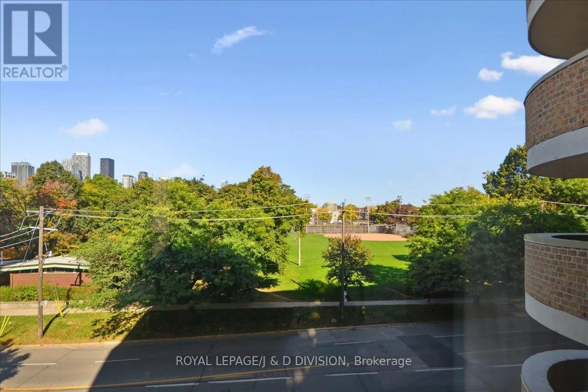 405 - 245 DAVISVILLE AVENUE